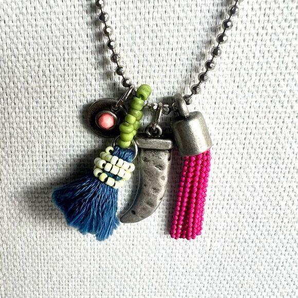 AEO Silver Ball Chain Tassel Pendant Long Necklace 30 inches - Picture 3 of 4